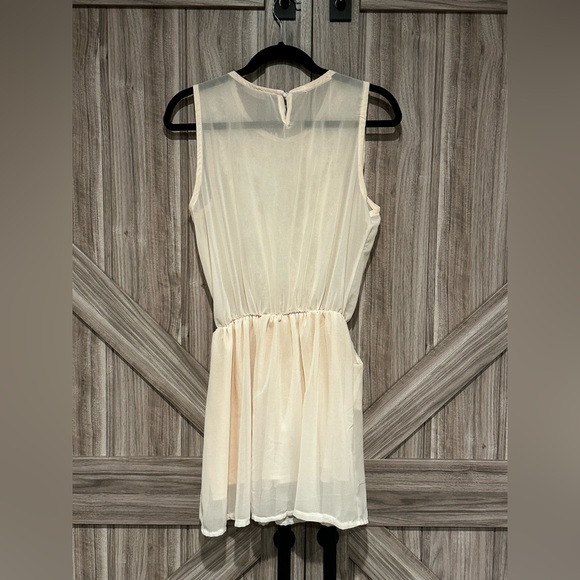 Sleeveless Lace Chiffon Dress - Picture 5 of 5